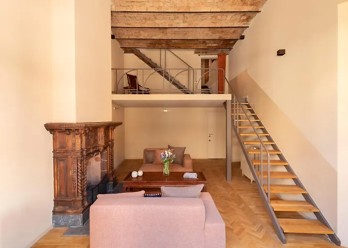 Casa Maestro, A Burghesius * Rzym